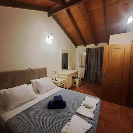Villa Epta Karpi Complex Of 7 Luxury Skriperon